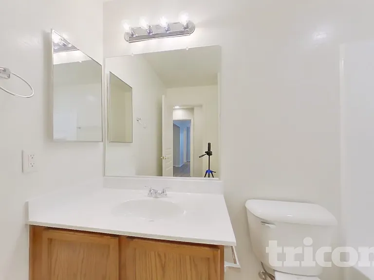 3624 S 71st Dr — Photo 7