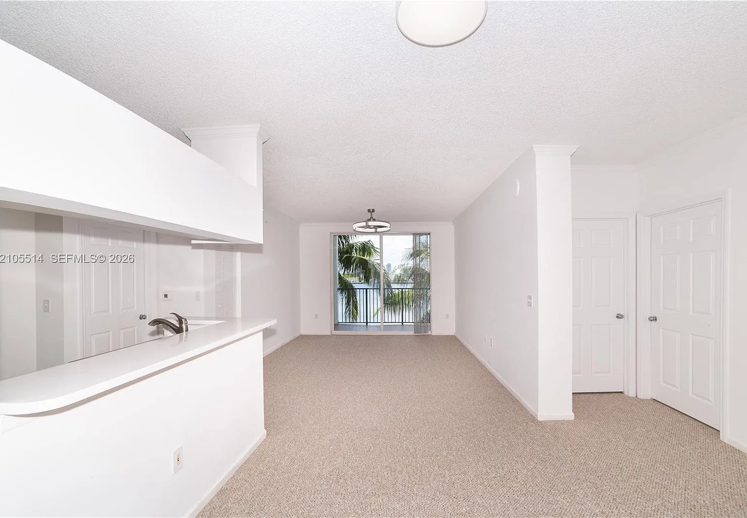 Porto Bellagio Condo — Photo 1