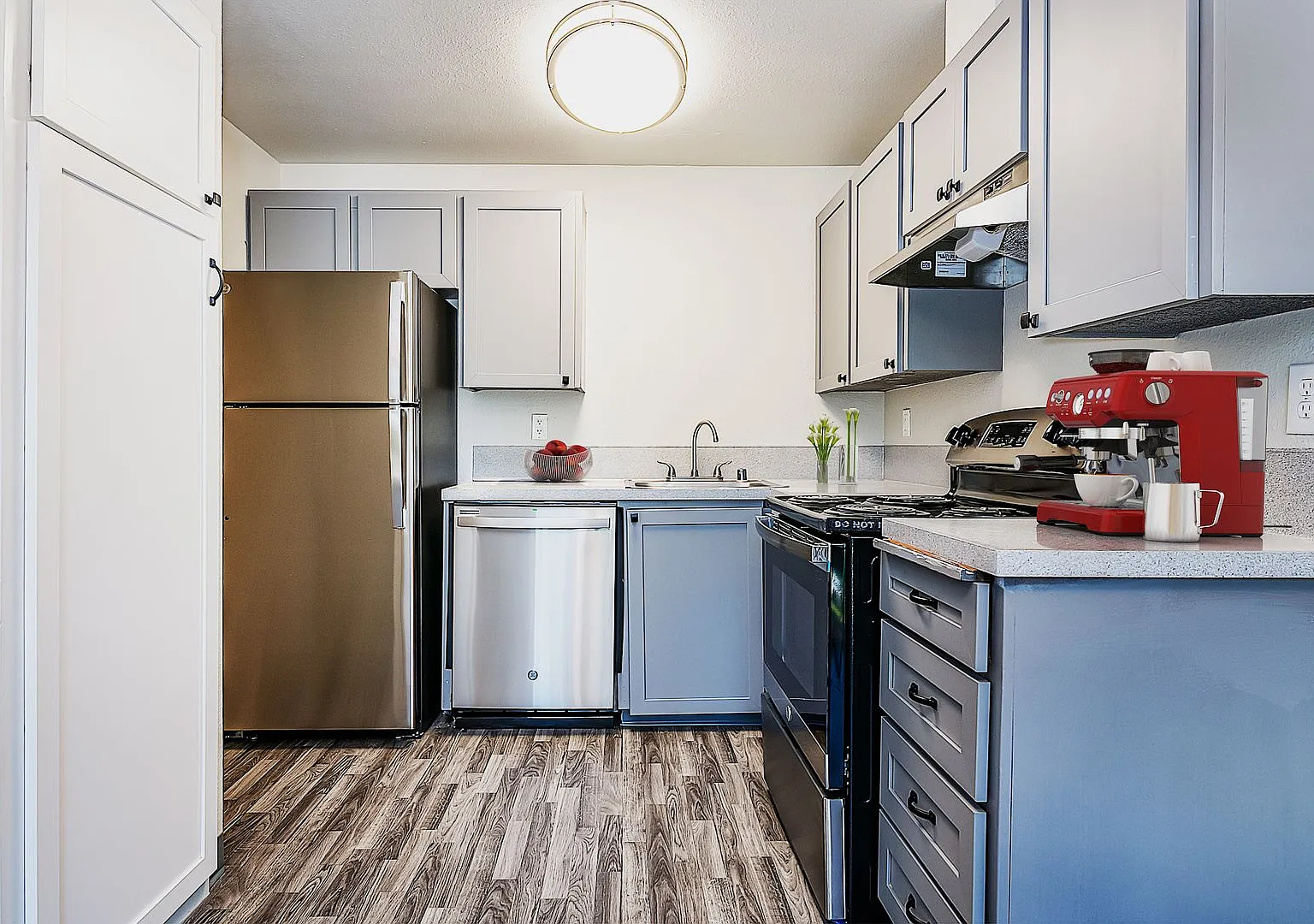 Renovated 2 Bed 1 Baths! Directly Next To JBLM! Hurry Don't Miss Out! — Photo 1