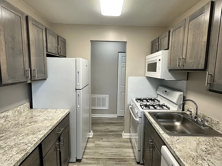 Autumn Ridge Apartments — Photo 64