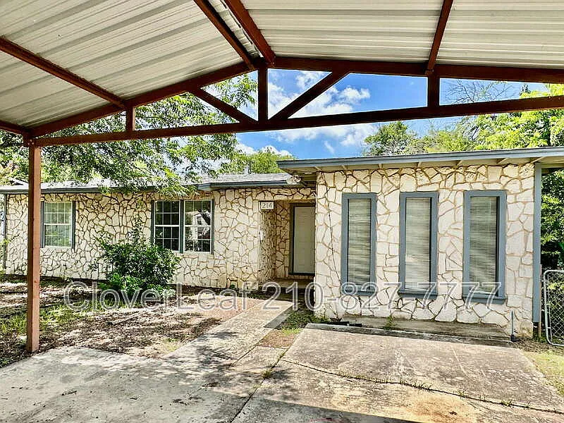 3 bed, 1.0 bath, 1260 sqft, $1,497 — Photo 3