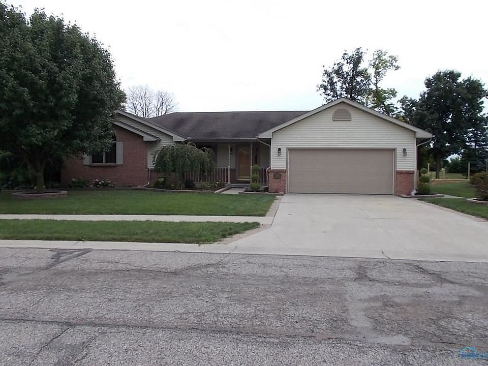 1st image of 560 Becklee Dr