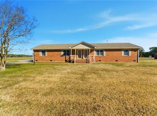 108 Hawthorne Dr, Elizabeth City, NC 27909