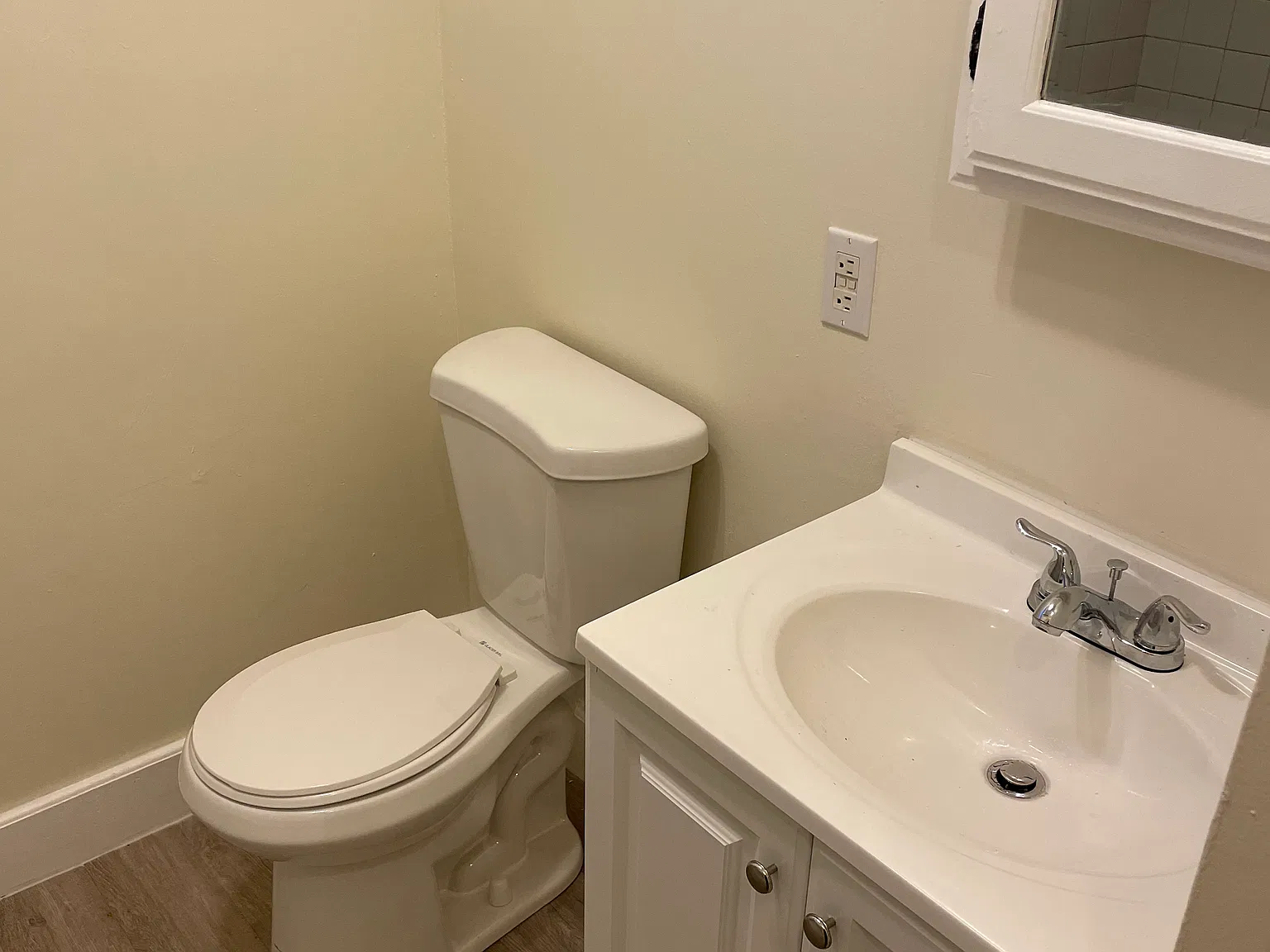 2 bed, 820 sqft, $1,050 — Photo 4