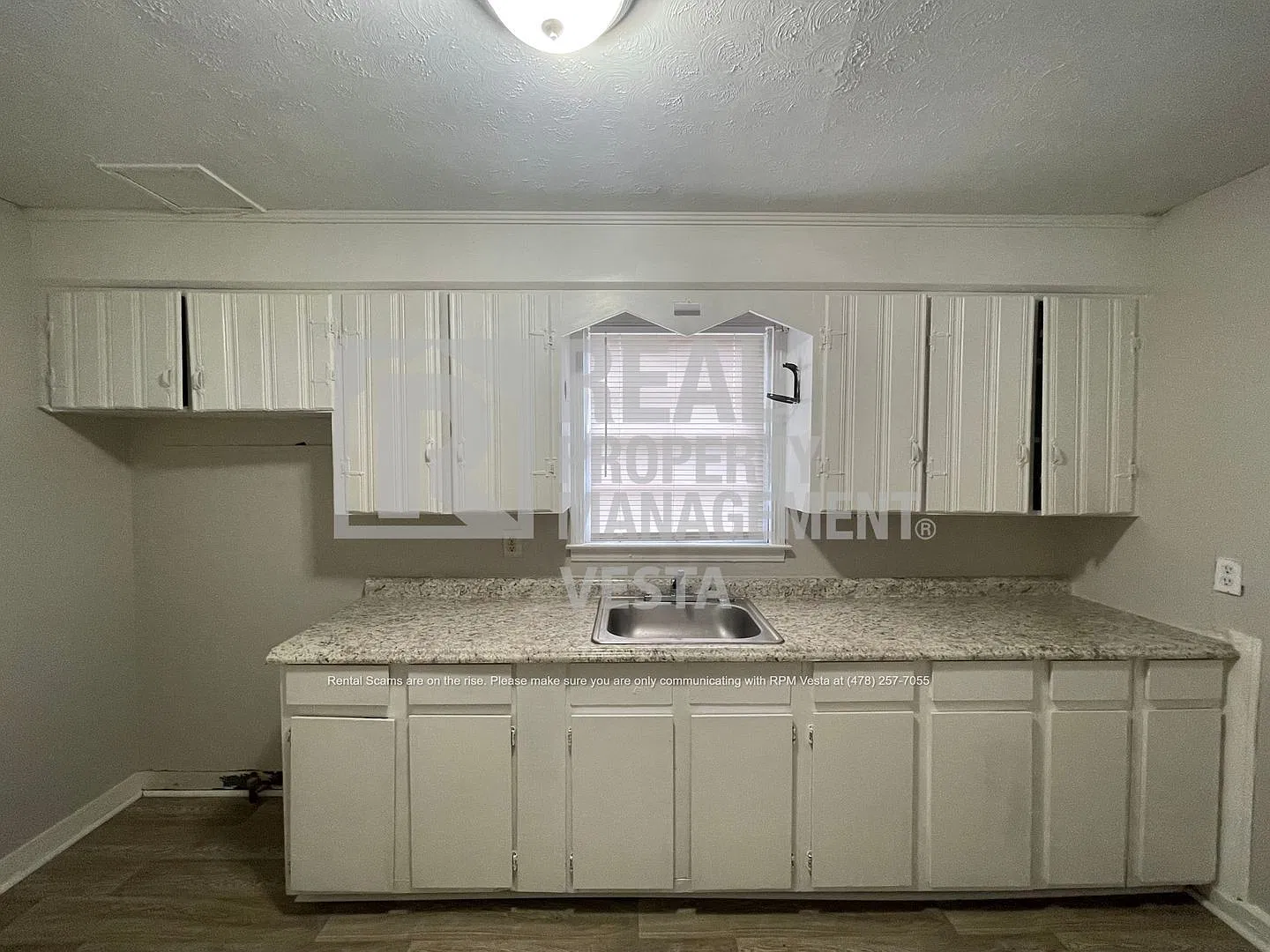 3 bed, 1.0 bath, 988 sqft, $950 — Photo 3