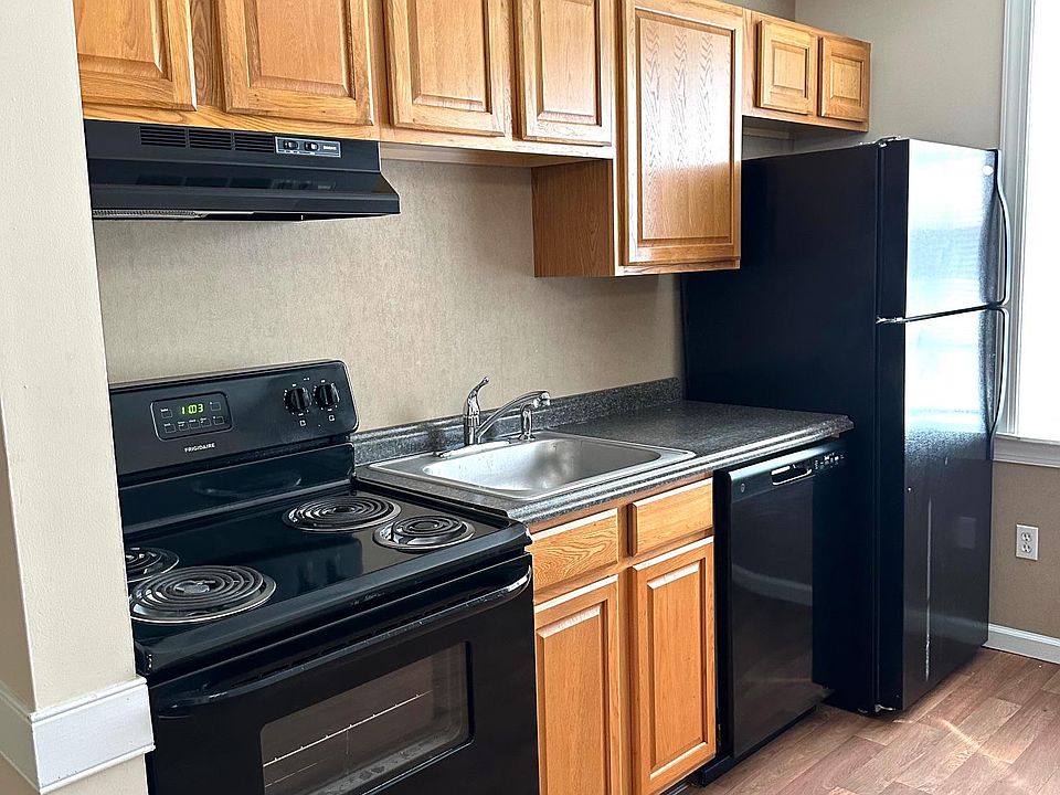 1st image of 702 Williams Lndg