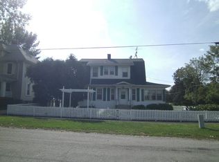 341 Maple St, Hinckley, IL 60520