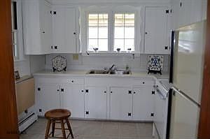 3rd image of 321 S Bedford St