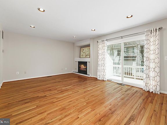 5th image of 1705 Blue Flint Ct