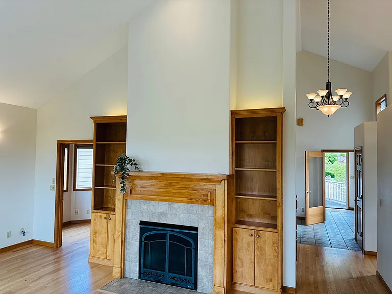 1875 N 15th Ct — Photo 5