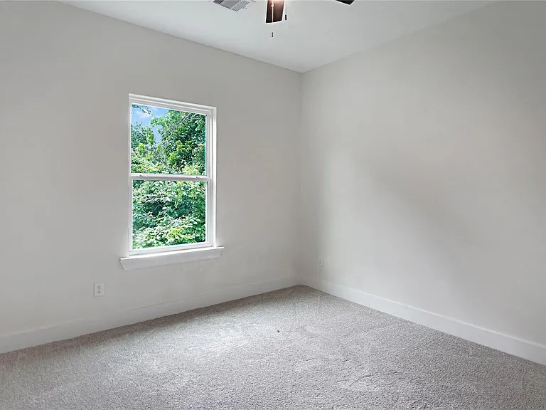 1313 Knight St #2 — Photo 8