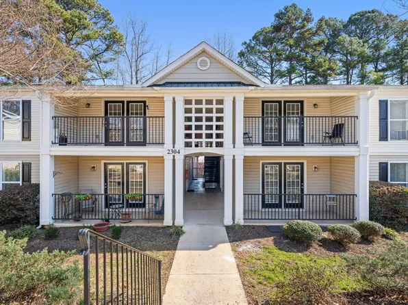 2304 Myron Dr APT 202, Raleigh, NC 27607