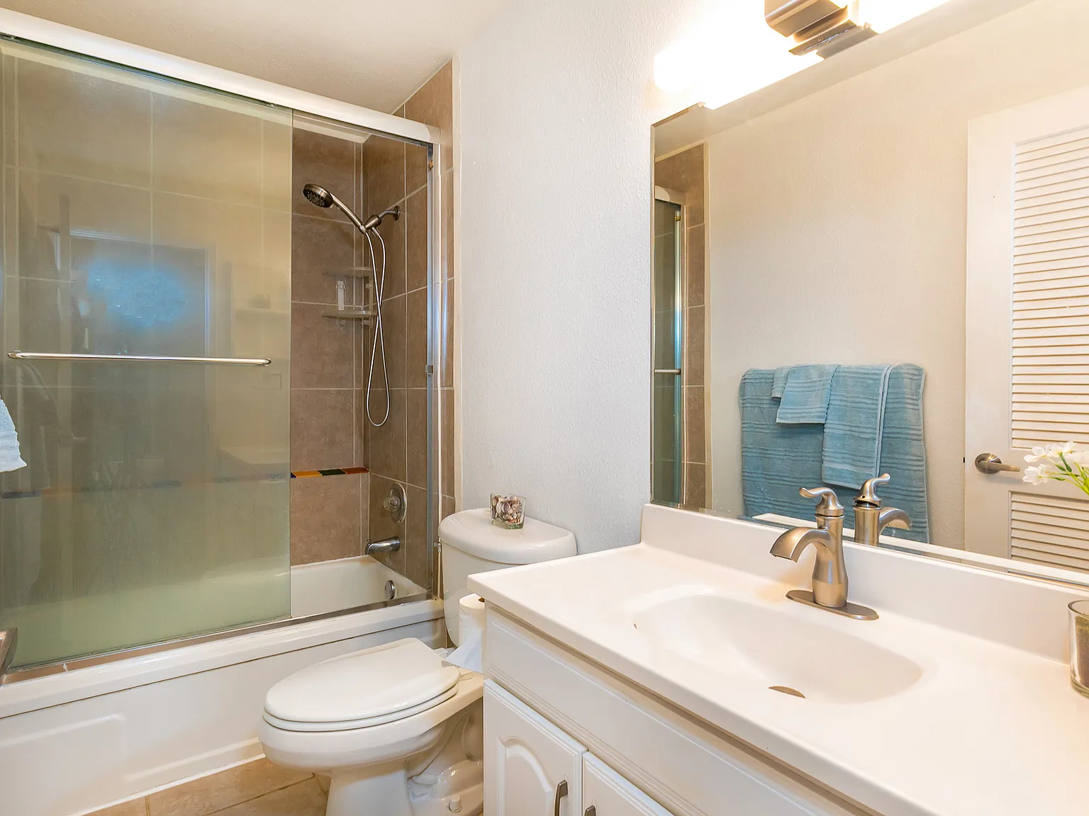 Studio, 440 sqft, $2,400 — Photo 3