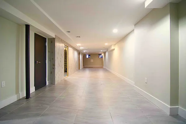 Rented by Nooklyn NYC LLC | media 34