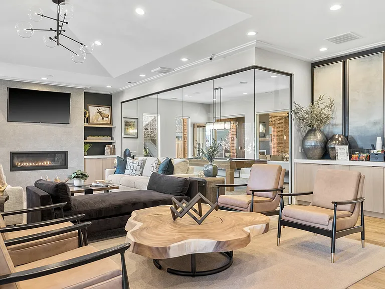 Clubhouse Lounge 3