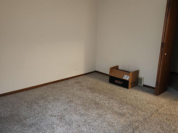 5th image of 213 Main St E