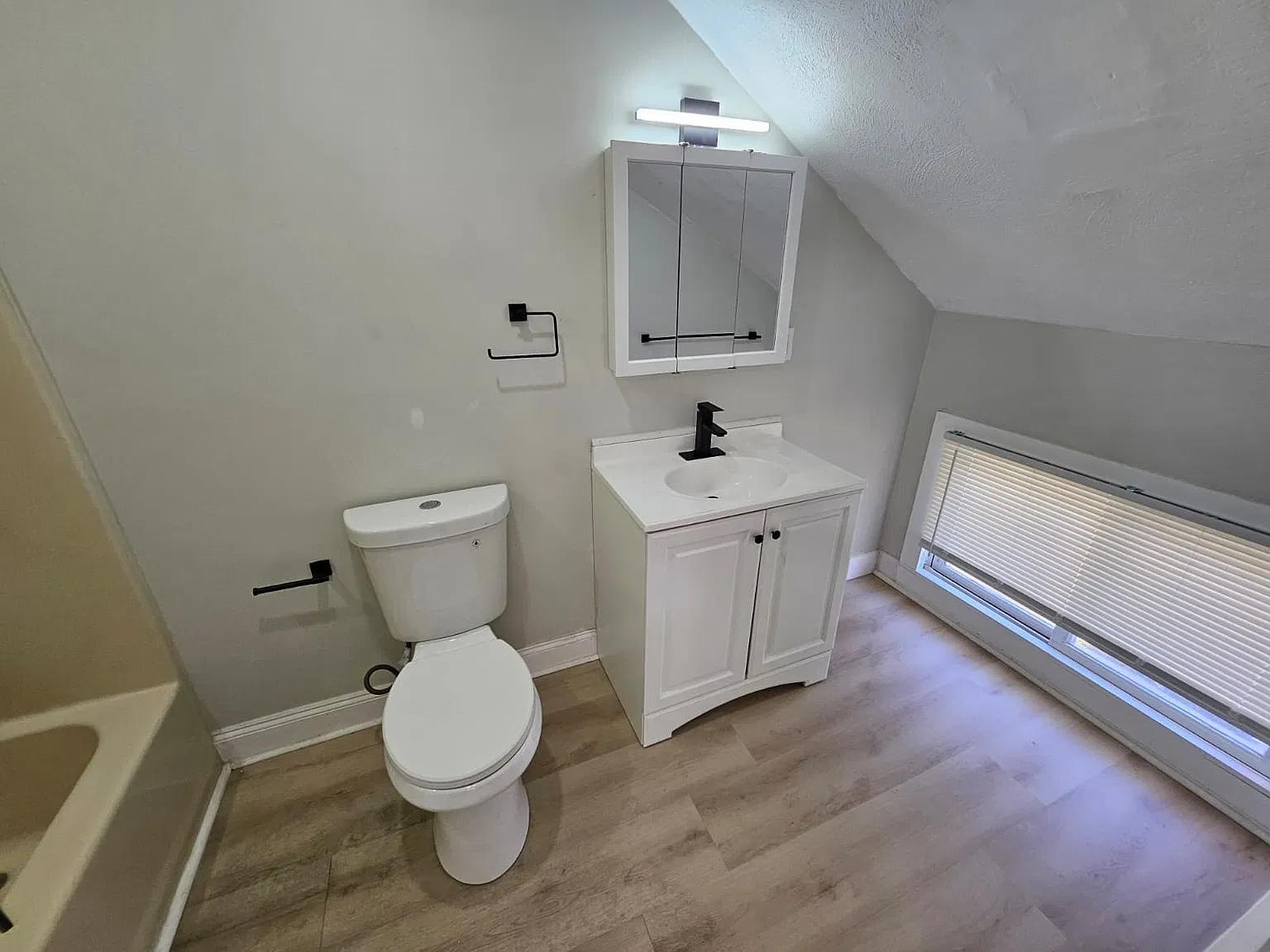 2 bed, $1,695 — Photo 4