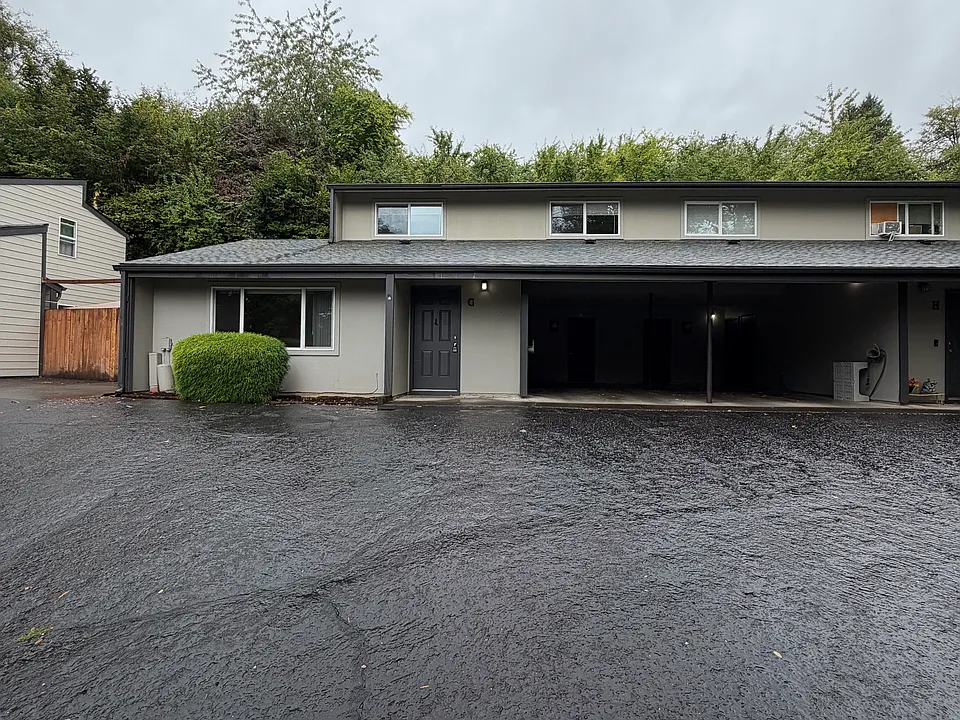 157 Nevada Dr #G