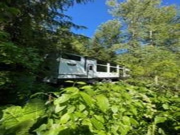 3rd image of 8657 Spring Valley Rd