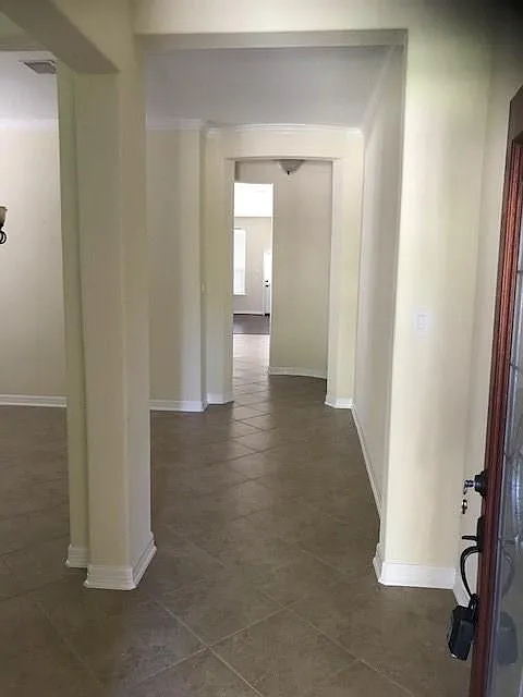 4 bed, 2.0 bath, 2213 sqft, $2,600 — Photo 3