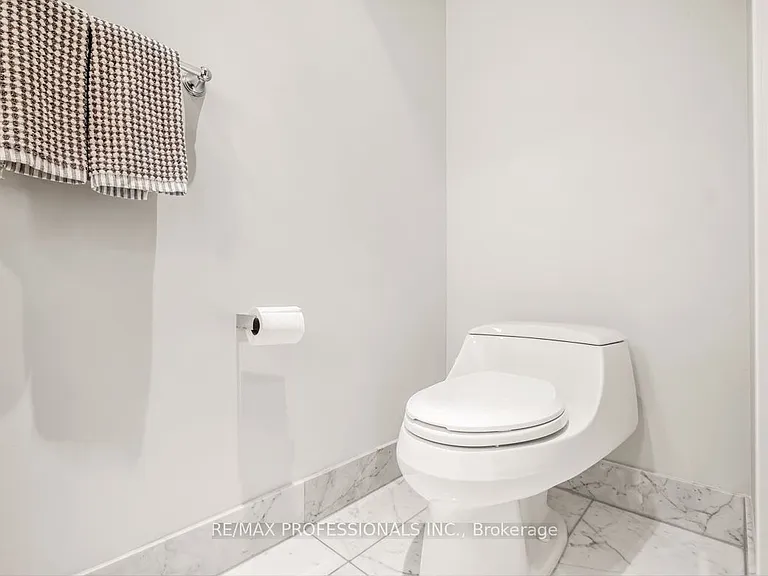180 University Ave #2403 — Photo 6