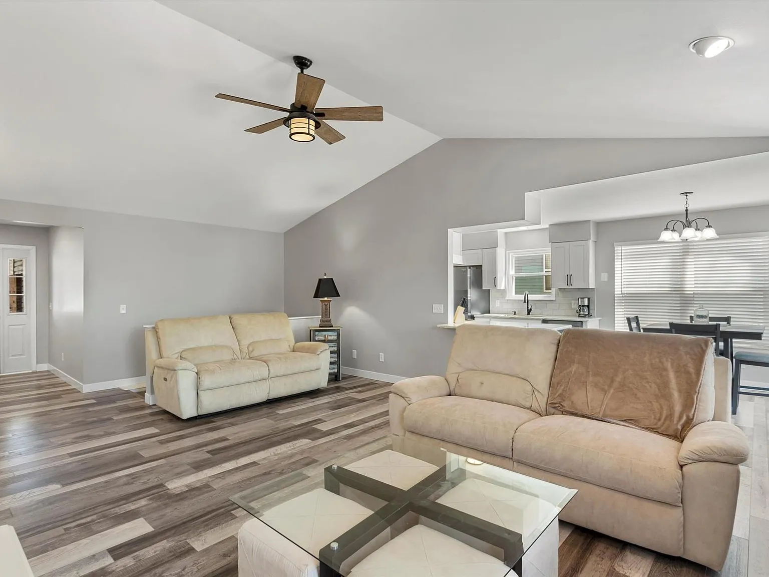1655 Chapman Ct — Photo 3