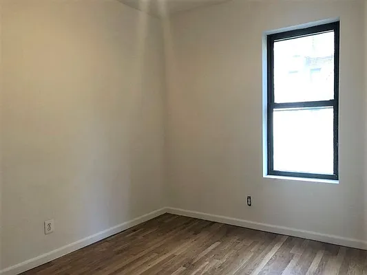 Rented by Dynamik Realty | media 18