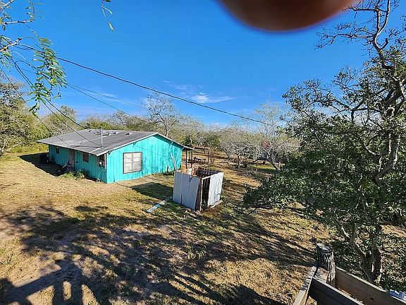 4th image of 49 Bayview Dr