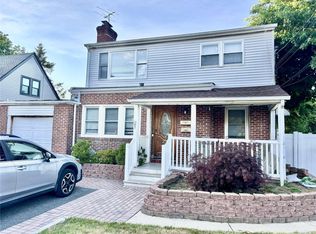 21 Linden Rd, Valley Stream, NY 11580