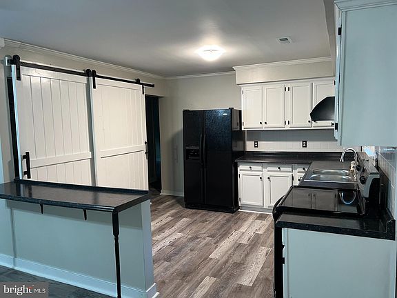 4th image of 6009 Nancy Ct