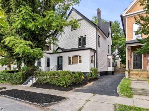 104 Hollywood Ave, East Orange City, NJ 07018