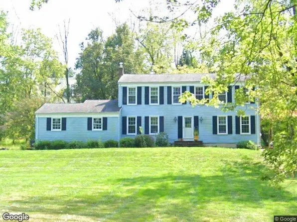 10 John Dr, Annandale, NJ 08801