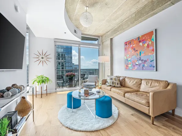 415 Church St APT 2804, Nashville, TN 37219