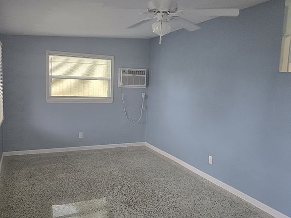 4th image of 9532 52nd Way