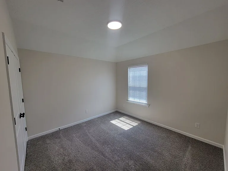 6026 Clifford St — Photo 24