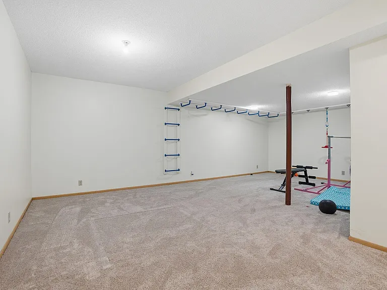 10427 Brown Farm Cir — Photo 46