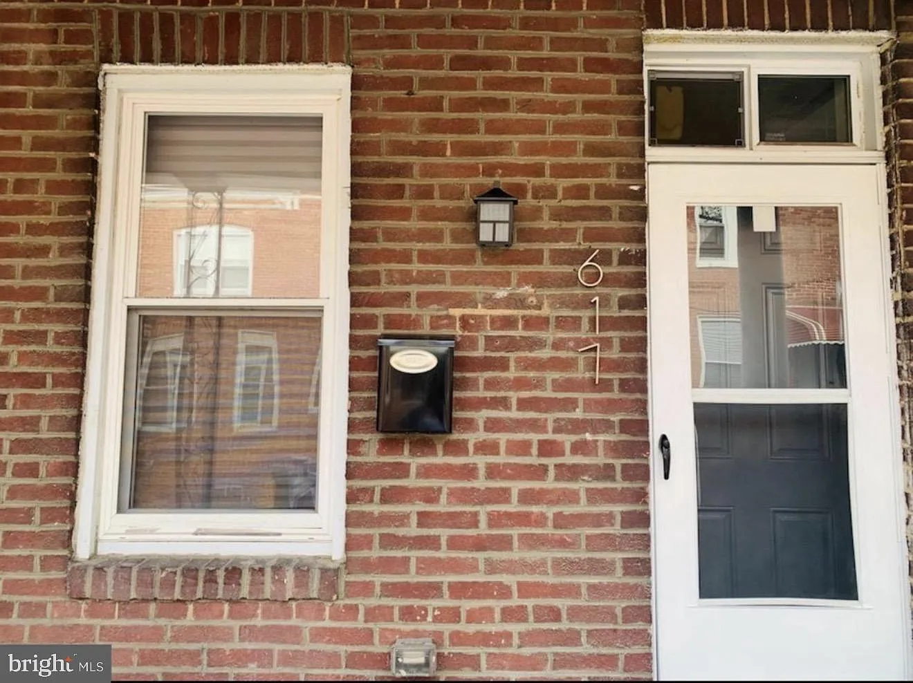 3 bed, 1.0 bath, 1470 sqft, $1,925 — Photo 1