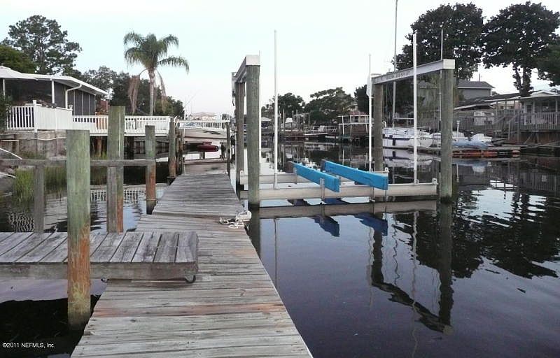 Dock