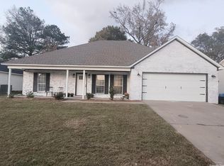 236 Hunters Run Dr, Haskell, AR 72015