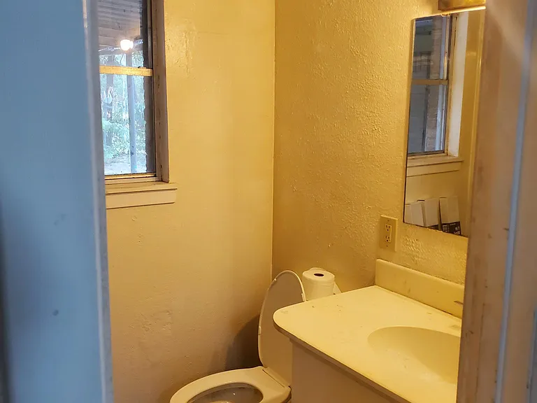 308 Kelly Ln — Photo 16