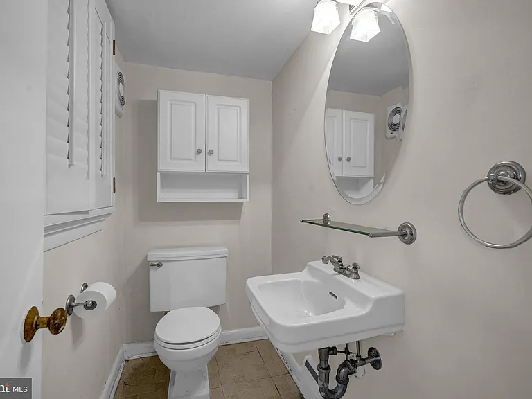 8905 Valley Forge Dr — Photo 23