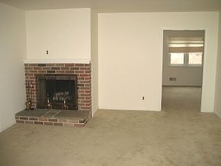 4th image of 27 Whitehall Cir