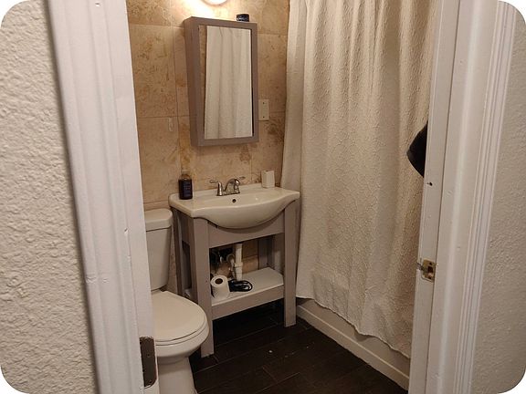 5th image of 1008 Yucca Ave #A
