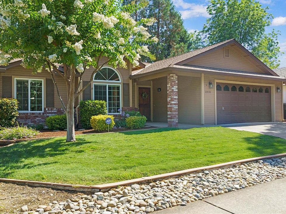 2nd image of 8970 Oakmore Way