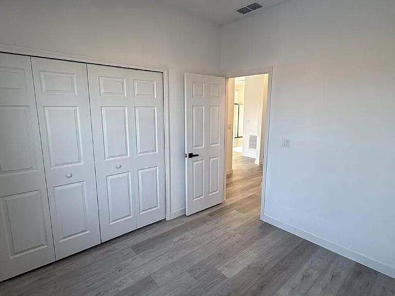 833 Colville Dr — Photo 17
