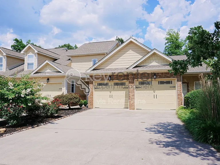 5410 Mandarin Cir — Photo 1