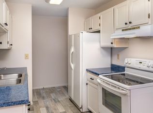 401 E Burnsville Pkwy APT 203, Burnsville, MN 55337