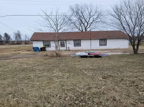 1084 N Huron Rd, Linwood, MI 48634