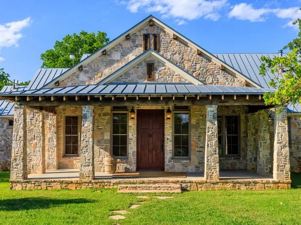 694 Clear Creek Ln, Fredericksburg, TX 78624