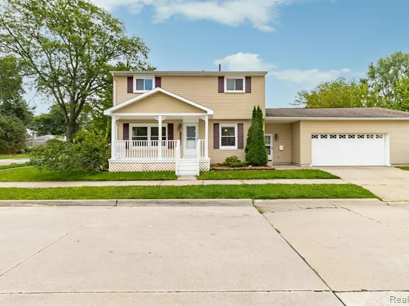23225 Elaine St, Saint Clair Shores, MI 48080